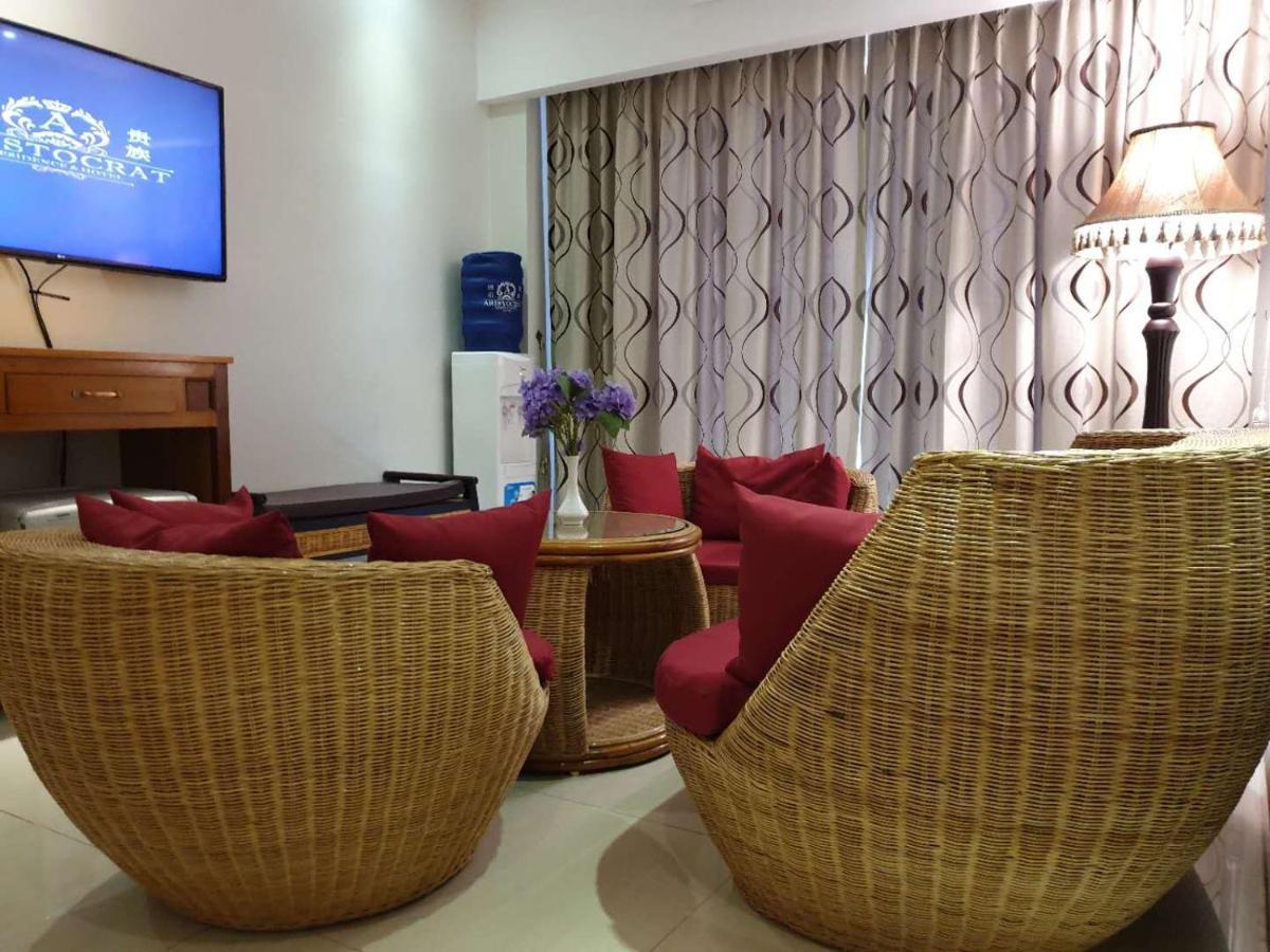 Hotel Aristocrat &