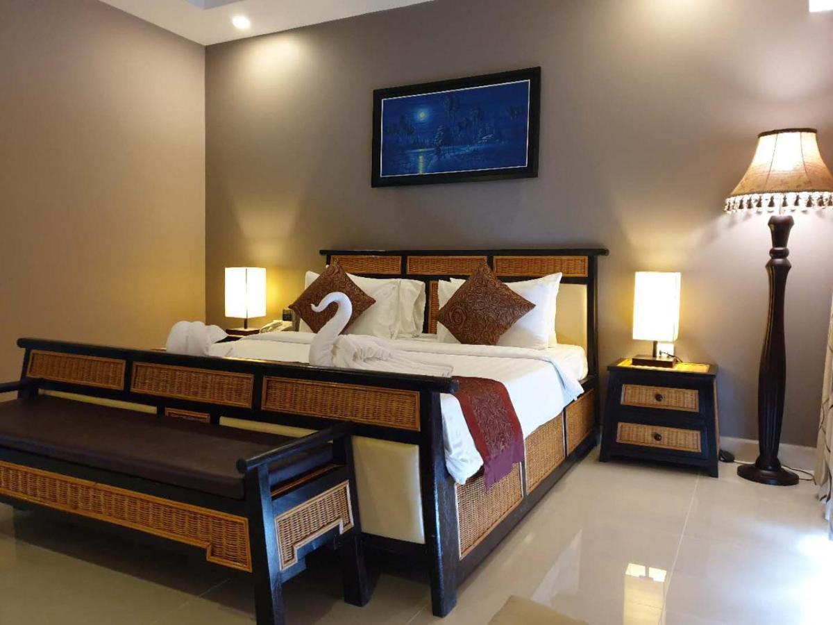 Hotel Aristocrat &