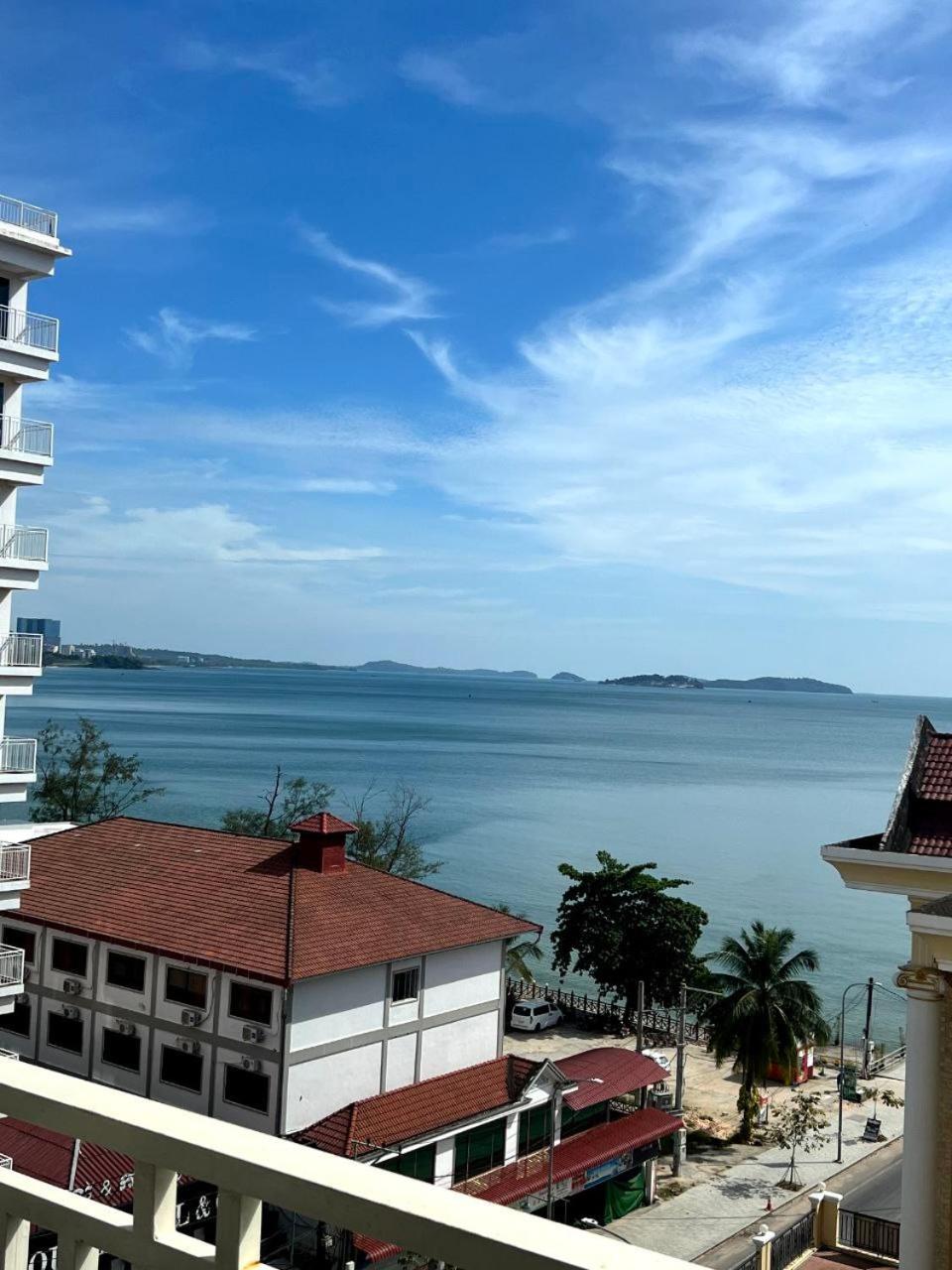 Aristocrat & Khách sạn 4*