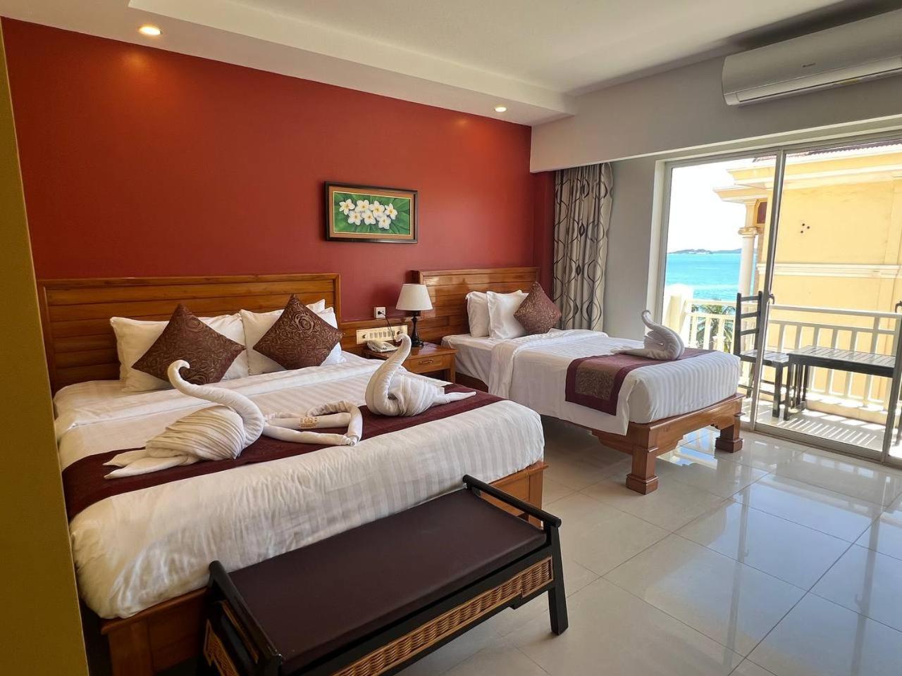 Khách sạn Aristocrat & 4*