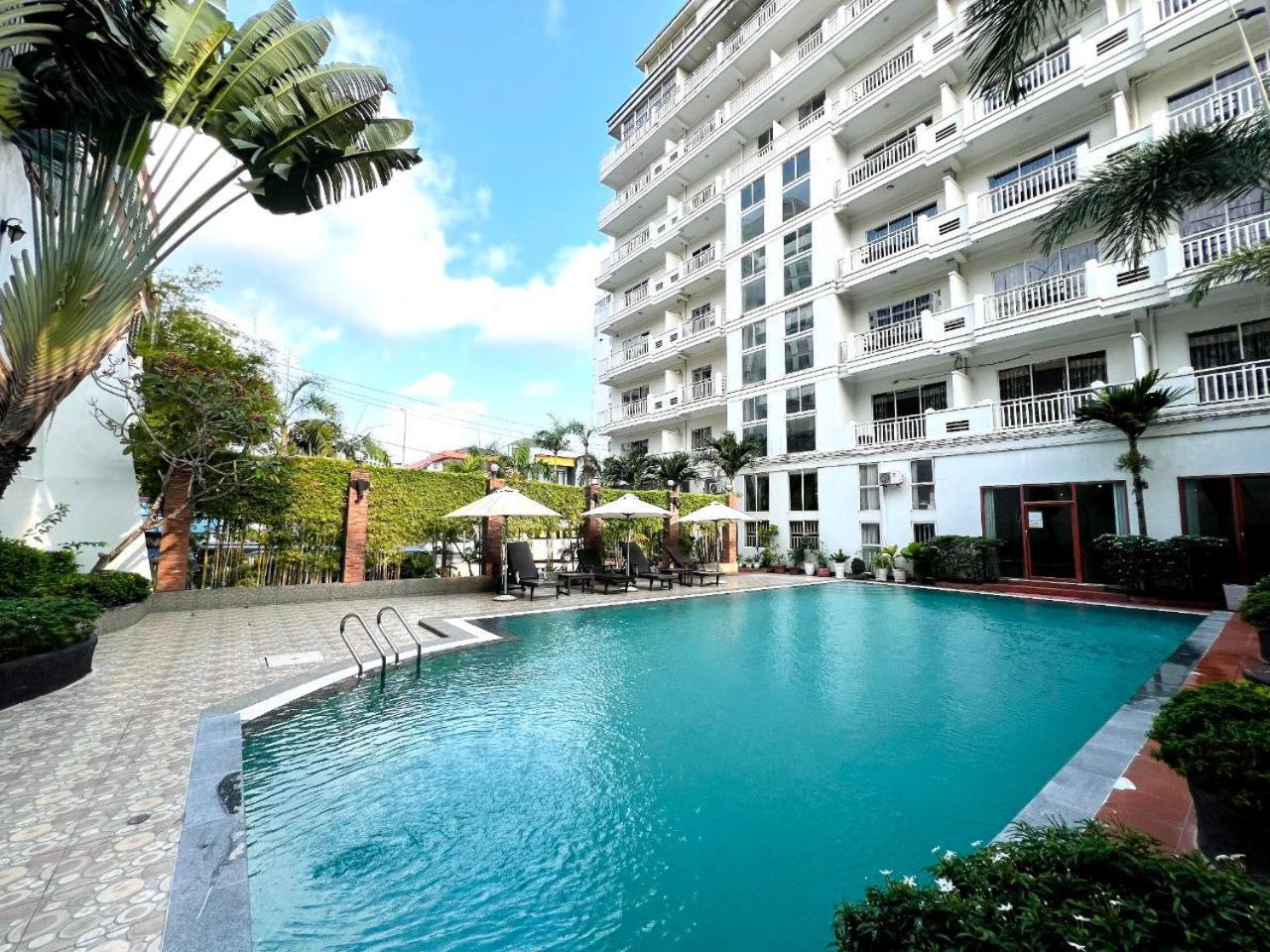 Aristocrat & Sihanoukville
