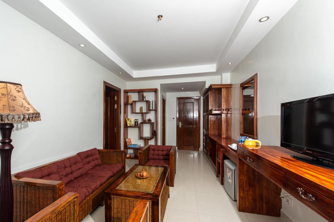 Aristocrat & Khách sạn 4*