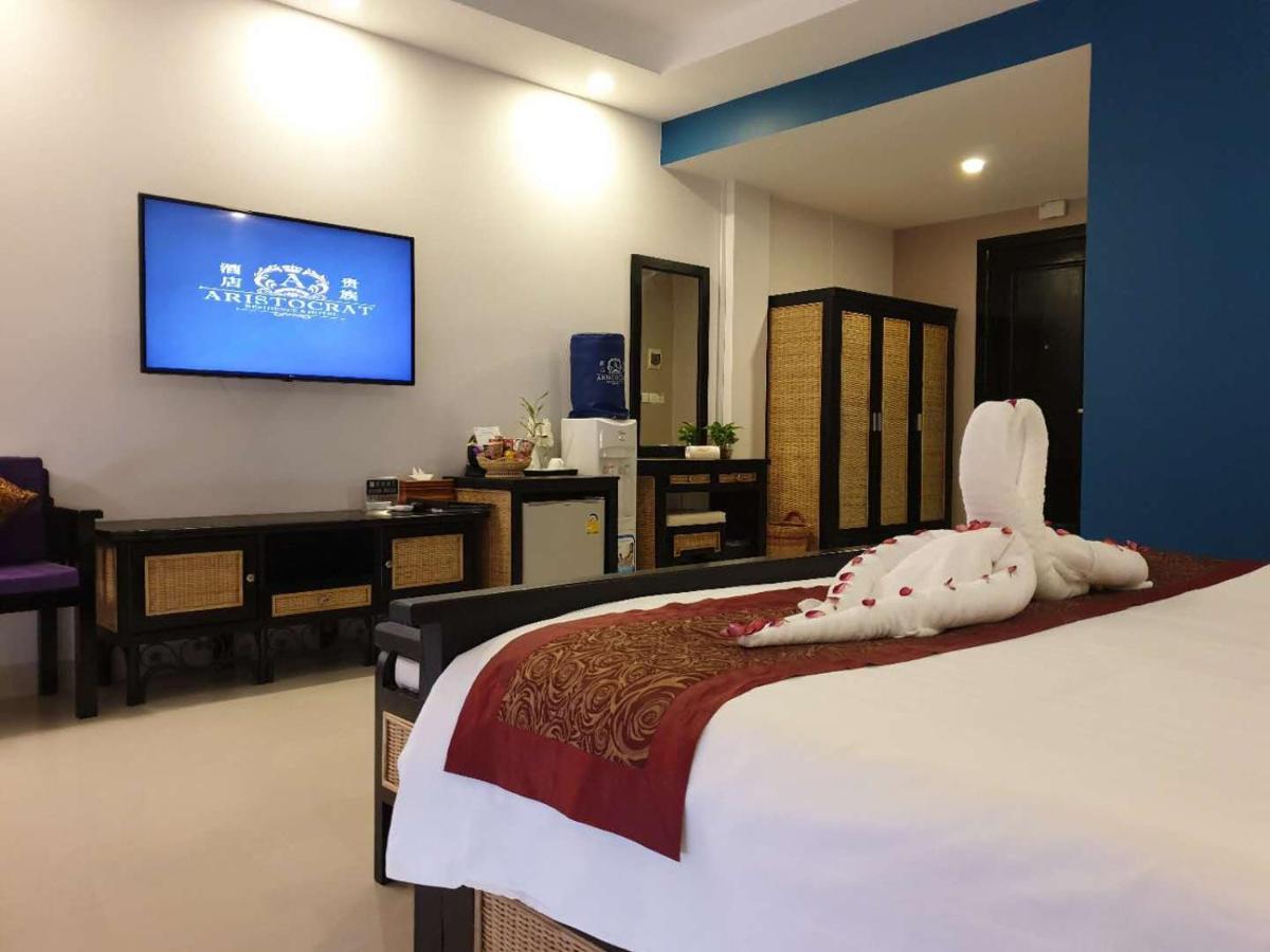 Khách sạn Aristocrat &