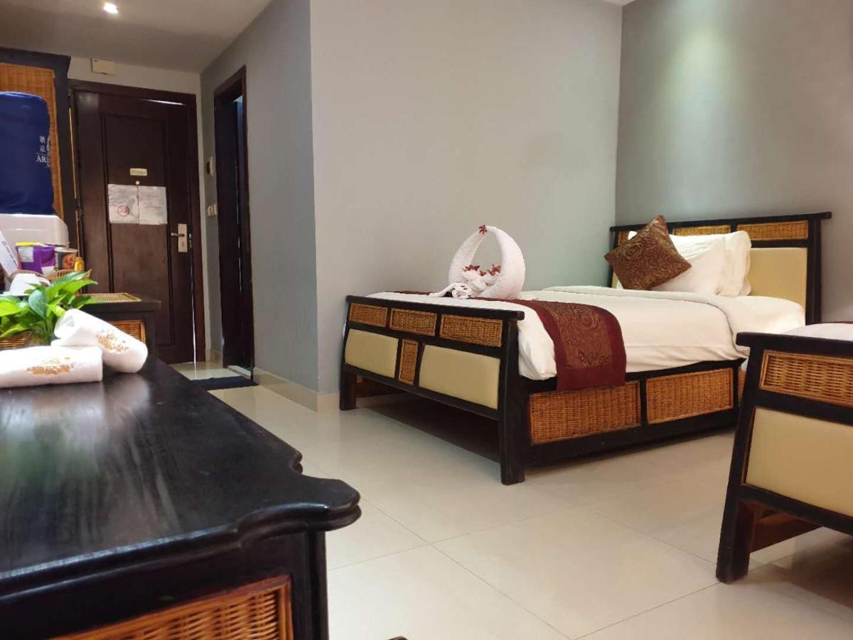 Khách sạn Aristocrat & 4*